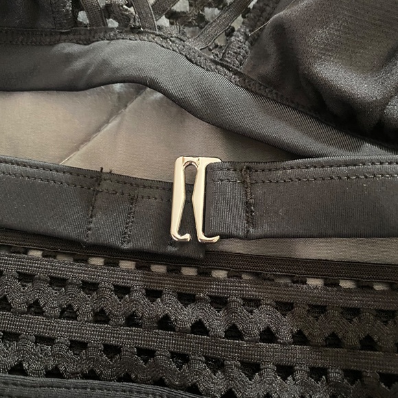 Black Bikini - Picture 3 of 3